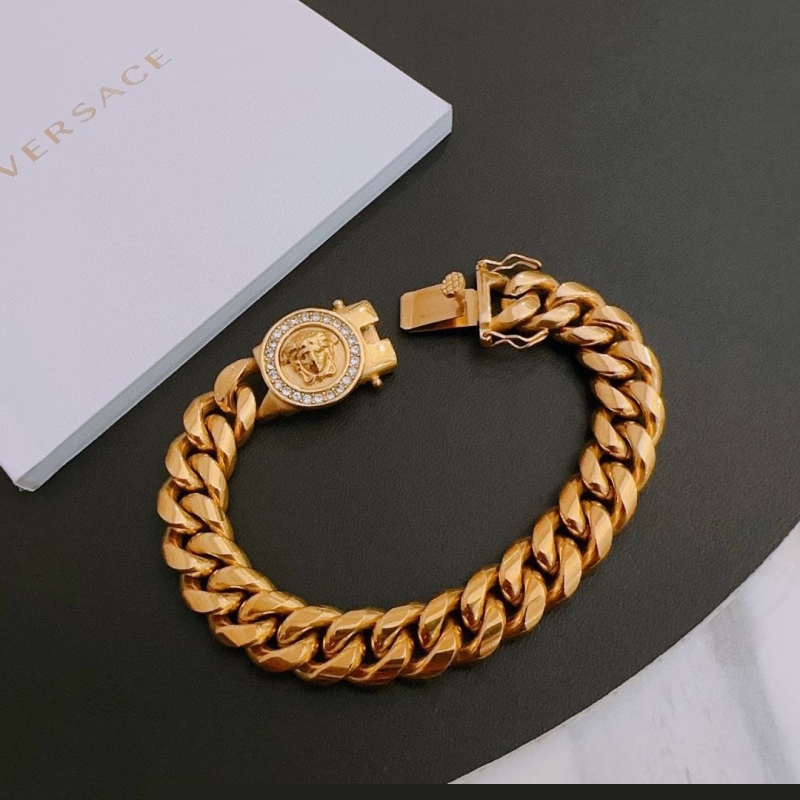 VERSACE